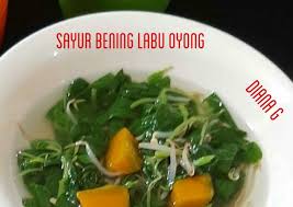 Sayur bening biasanya dimasak dengan memanfaatkan sayuran hijau seperti bayam, katuk, daun kelor, jagung, labu siam dan wortel. Cara Gampang Membuat Sayur Bening Labu Oyong Yang Enak