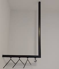 L Form Stahl Garderobenstange Aus U Trage 40x40x40 Mm Incl Pulverbeschichtung Ral Schwarz Mit Versteckter Ver Garderobe Stange Garderobenstange Garderobe Holz