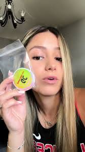 Geraldine Salinas's Instagram, Twitter & Facebook