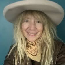 A sweet hug after the show from a gentle giant in the music industry Leland  Sklar oh buddy, the concert was fabulous Lyle Lovett !!! did a great job  his Band his