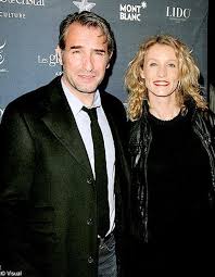 La comédienne, aujourd'hui partie s'installer à londres, évoque pour la première fois leur séparation. Jean Dujardin Alexandra Lamy Maries Pour Le Pire Au Cine Elle