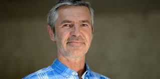 Walter Friedl, Außenpolitik-Journalist beim Kurier macht sich  #gedankenfürdentag http://t.co/jCWHp1W4AE