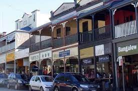 A wide stretch of golden beach fronts the ocean here, and a lovely hike along the cape byron track leads to the most easterly point on the australian continent and its famous lighthouse. Halbtagige Tour Durch Byron Bay Mit Cape Byron Lighthouse Bangalow 2021 Tiefpreisgarantie