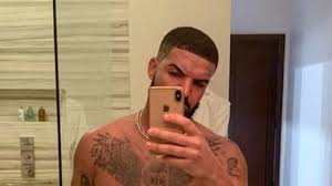 This tattoo is inspired by jamaican dancehall star popcaan. Drake Shows Off Giant New Owl Chest Tattoo