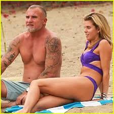 Annalynne mccord, the american actress, was born on 16th july 1987. Annalynne Mccord Dominic Purcell Are Back Together Flaunt Pda At The Beach Annalynne Mccord Bikini Dominic Purcell Shirtless Just Jared