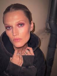 TONI GARRN (@tonigarrn) • Instagram photos and videos