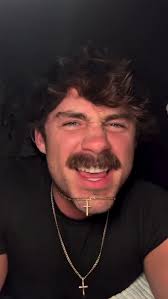 Enjoy this chaotic live with my friend @legavindary ! We started talking  about Onyx storm but derailed about 40 minutes in 🤣 #booktok #onyxstorm  #bookstagram