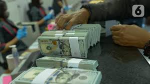 Dolar kuru sayfasindan güncel olarak dolar alis satis fiyatlarinin tl (türk lirasi) karsiliklarini görebileceginiz gibi, bugün en fazla hangi rakamlara ulastigini ve hangi fiyat üzerinden piyasalara giris. Rupiah Menguat Ke 16 075 Per Dolar As Terdorong Kenaikan Wall Street Bisnis Liputan6 Com