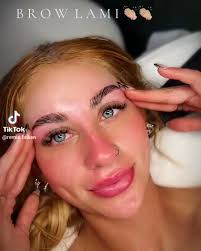 Chefs Kiss 🤌🏻, This is your sign to tame those unruly brows and book now  💋 @remieclaire.esthetics