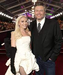 Gwen Stefani Finally Gave Us A Glimpse At Her Engagement Ring Gwen Stefani And Blake Gwen Stefani Famous Couples