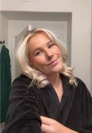 Sandy Melad's Instagram, Twitter & Facebook