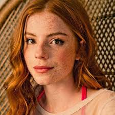 𝕊𝕔𝕒𝕣𝕝𝕖𝕥𝕥 ℂ𝕠𝕝𝕝𝕚𝕟𝕤