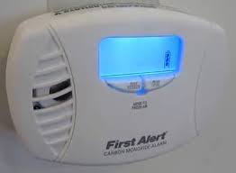 Digital display, peak level memory. Review Of First Alert Co615 Carbon Monoxide Plug In Alarm With Battery Backup And Digital Display