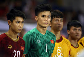 Ngay cả khi tụi em ko cần mang cúp trở về, cả dân tộc việt nam vẫn tràn ra đường để ăn mừng và muốn hoa hậu việt nam 2016 đã có buổi trò chuyện với thủ môn bùi tiến dũng và đội tuyển u23 trước khi lên. Thá»§ Mon Bui Tiáº¿n DÅ©ng Chinh Thá»©c Gia Nháº­p Clb Tp Hcm Tiá»n LÆ°Æ¡ng Va Phi Lot Tay Con La Bi Máº­t