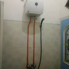 Sebelum anda mengetahui cara menggunakan water heater hemat listrik, anda juga harus lebih dulu mengenai cara kerja dari water heater listrik. Jual Instalasi Water Heater Instalasi Luar Tanpa Bobok Nempel Di Tembok Jakarta Barat Kurnia Sanitary Tokopedia