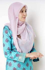 Viral nurul hidayah jilbab terbaru. Pin By Sahenshah On Nurul Izzah Pretty Girl Dresses Girl Hijab Beutiful Girls