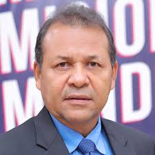 MMM Oficial: Oficiales