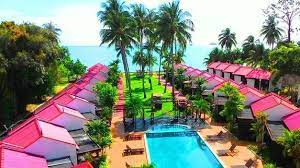 Pasirnya yang memutih serta terdapat resort ini turut mempunyai sebuah kolam renang yang luas di tepi pantai. Resort Di Melaka 8 Hotel Terbaik Untuk Bercuti 2021