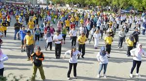 Dalam senam irama, tali digunakan oleh pesenam untuk membuat koreografi gerakan yang bisa berupa ayunan, lingkaran, atau bentuk angka delapan. Senam Aerobik Irama Sejarah Tujuan Manfaat Contohnya