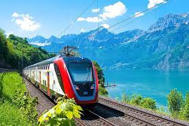 Het grensoverschrijdende treinverkeer tussen zwitserland en italië komt later deze week stil te liggen. Trein Passagierstrein Sbb Db Korporaal Van Artillerie Interlokaal Openbare Vervoermiddelen Treinverkeer Reizen Zwitserse Federale Spoorwegen Lake Walen Pikist