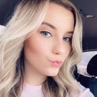 Alexis Carrier's Instagram, Twitter & Facebook