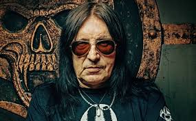 He is a founding member of the band arakain, which he left in 2002. Brichta Vymirajici Evropu Nezachrani Imigranti Ale Zmena Mysleni Zen Idnes Cz
