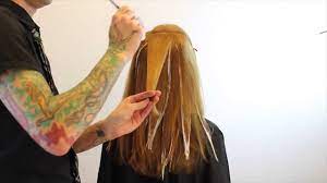 Samantha demonstrates how to do a variation of the ombre balayage hair color technique used in the salon to retouch a classic ombre. Balayage How To Balayage Hair Hair Color Technique Featuring Brian Haire Freesaloneducation Com Youtube