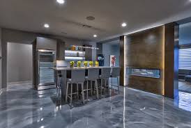 Food processing and distribution facilities and pharmaceutical facilities have a high need to industrial kitchen and plant flooring. Spectacular Metallic Epoxy Floor In Contemporary Kitchen Beton Kuchenboden Bemalte Betonboden Haus Bodenbelag