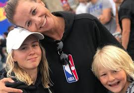 She is most known for her abilities, which she honed through years of hard work and commitment, focusing on improvement at all hours of the day and night. Elsbeth Richtte De Razendpopulaire Club Van Relaxte Moeders Op Die Andere Moeders Doen Ook Maar Wat Indebuurt Utrecht