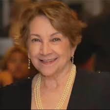 Iris Barrel Apfel August 29, 1921