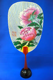 楽天市場 水うちわ 清流水うちわ 彩華 専用台座付 美濃雁皮紙使用 手作り品 仏壇仏具の岩佐佛喜堂 uchiwa