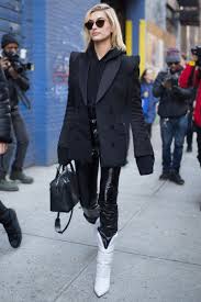 10 Ways To Wear White Boots All Year Round White Boots Outfit White Boots Street Style Cowboy Outfits