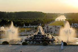 the magnificent spectacle of the musical fountains show versailles palace france pariscityvision visitfrance p versailles garden versailles visit france