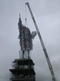Corpus christi feriado, eternos, os eternos, eternals, richard madden, estatua da havan, estátua da havan caiu, estatua havan, santa. Havan Ergue Estrutura Da Replica Da Estatua Da Liberdade Em Barra Velha