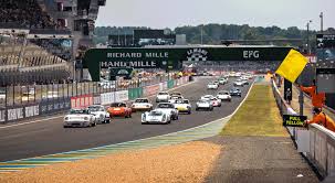 The 24 hours of le mans (24 heures du mans) is the world's oldest sports car endurance race and one of the most famous and influential in motorsports history. Das Legendare Le Mans Classic Curbs Magazin