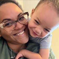 Why is my Sims 2 twin baby completely blacked out?