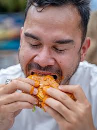 Up close n personal with our “BENJAMIN BACON” 😍. Available for April, this  is a very smashable burger. Come down to Brookvale to try for yourself 😉  #bacon #eats #brookvale #burger