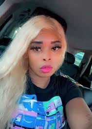 Nicolette Foster's Instagram, Twitter & Facebook