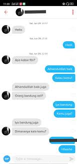Cari aplikasi whatsapp lalu izinkan untuk mengakses kontak. Bagaimana Pengalamanmu Menggunakan Aplikasi Kencan Seperti Tinder Quora
