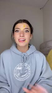 Charli D Amelio Charlidamelio Official Tiktok In 2020 Dance Videos Charlie Video Girl Cartoon Characters