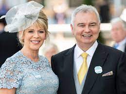 Eamonn holmes says he is in hospital with pain like. Ruth Langsford Gives Husband Eamonn Holmes A Brutal Warning