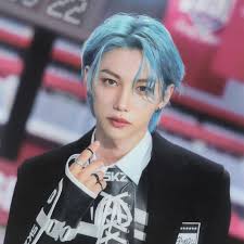 🏁🖤 FELIX ROCK STAR 🖤🏁 El regalo perfecto para una stay sí existe! Un  Funko de su fav con la temática de su disco favorito ✨🤌🏻 Recuerda que  hacemos personalizados! 💌 Pedidos