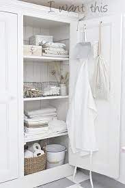 Vivre Shabby Chic Nuova Lista Una Laundry Room Perfetta Organizzazione Lavanderia Ripostiglio Biancheria Armadio Per Biancheria