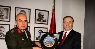 Bu gelişmenin hemen ardından avsever'in biyografisi merak edilmeye başlandı. Orgeneral Musa Avsever Den Galatasaray A Ziyaret