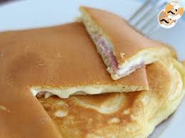 Pancakes Con Jamon Y Queso Tortitas Rellenas Receta Petitchef Receta Rellenos De Tortas Jamon Y Queso Recetas De Comida
