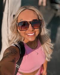 Kimberly Tedder's Instagram, Twitter & Facebook