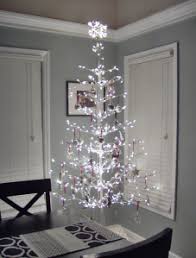 Understand that voluminous trees and infinite garlands aren't the this modern christmas tree decor is elegant, simple, and appeals to the most minimal of decorators. Office Space Christmas Decoration Rent Office Space London Euston Servied Virtual Offices In London Blog