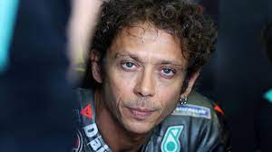 Valentino rossi portrait is a painting by paul meijering which was uploaded on april 29th, 2013. Motogp Valentino Rossi Erwagt Karriereende Nach Seuchensaison Yamaha Star Meldet Sich Zu Wort Eurosport
