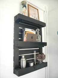 Transformer Une Petite Palette En Etagere Tuto By Me Petite Palette Etagere Palette Idee Deco Palette