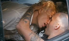 De noche los gatos son pardos